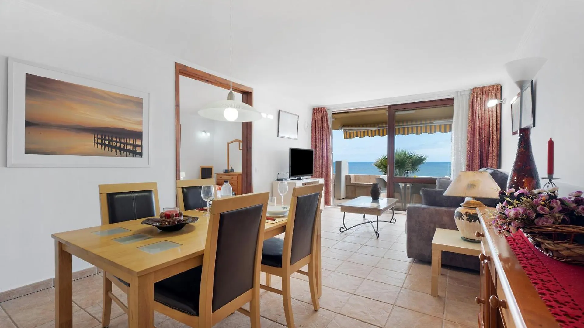 公寓 阿罗纳Apto 108 Wonder Located In Front Of The Sea With Swimming Pool公寓 西班牙